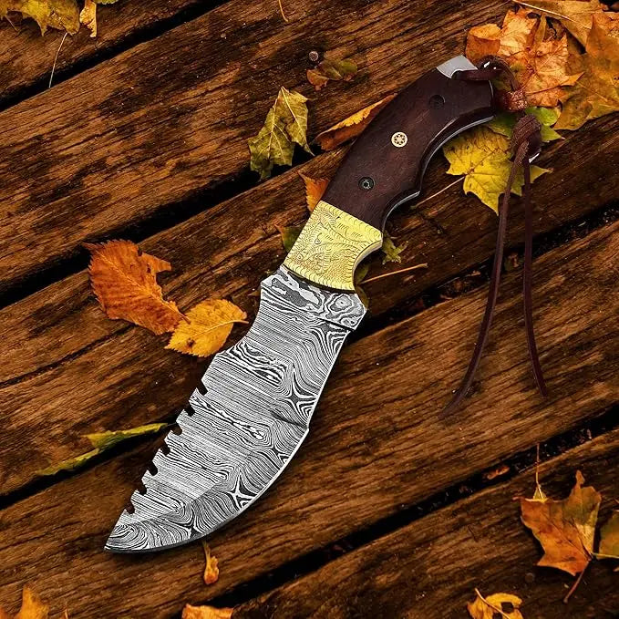 Dessi Tracker Knife: Hand-Forged Damascus Steel Blade – SM71 Damascussteel